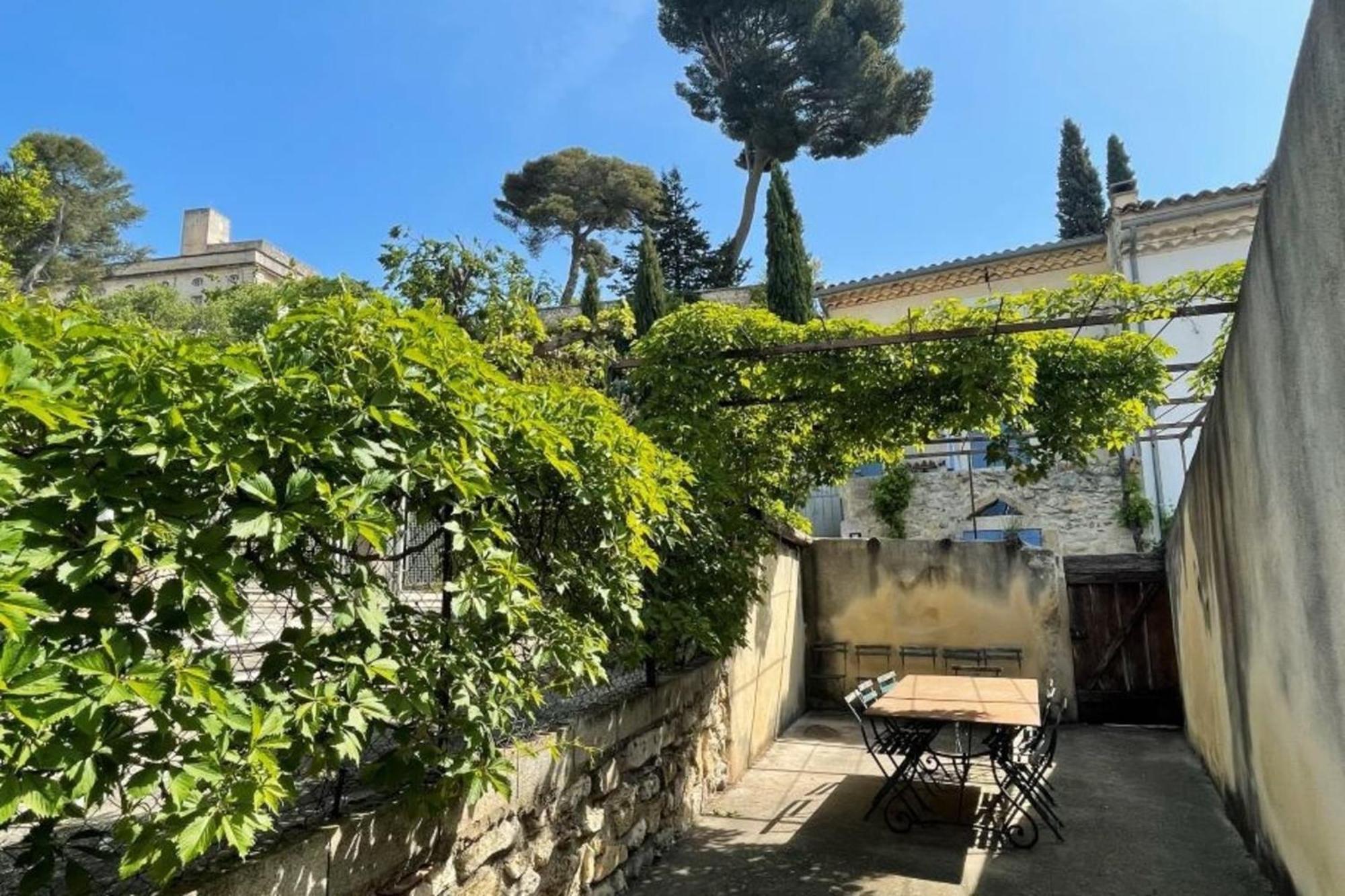 Maison Cosy Lodge 15 P Clim Wifi Cour Garage Montfrin Exterior foto